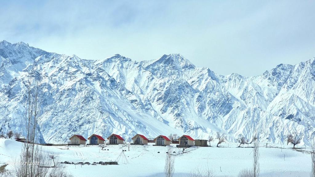 Prado Tz Rent a Car Skardu